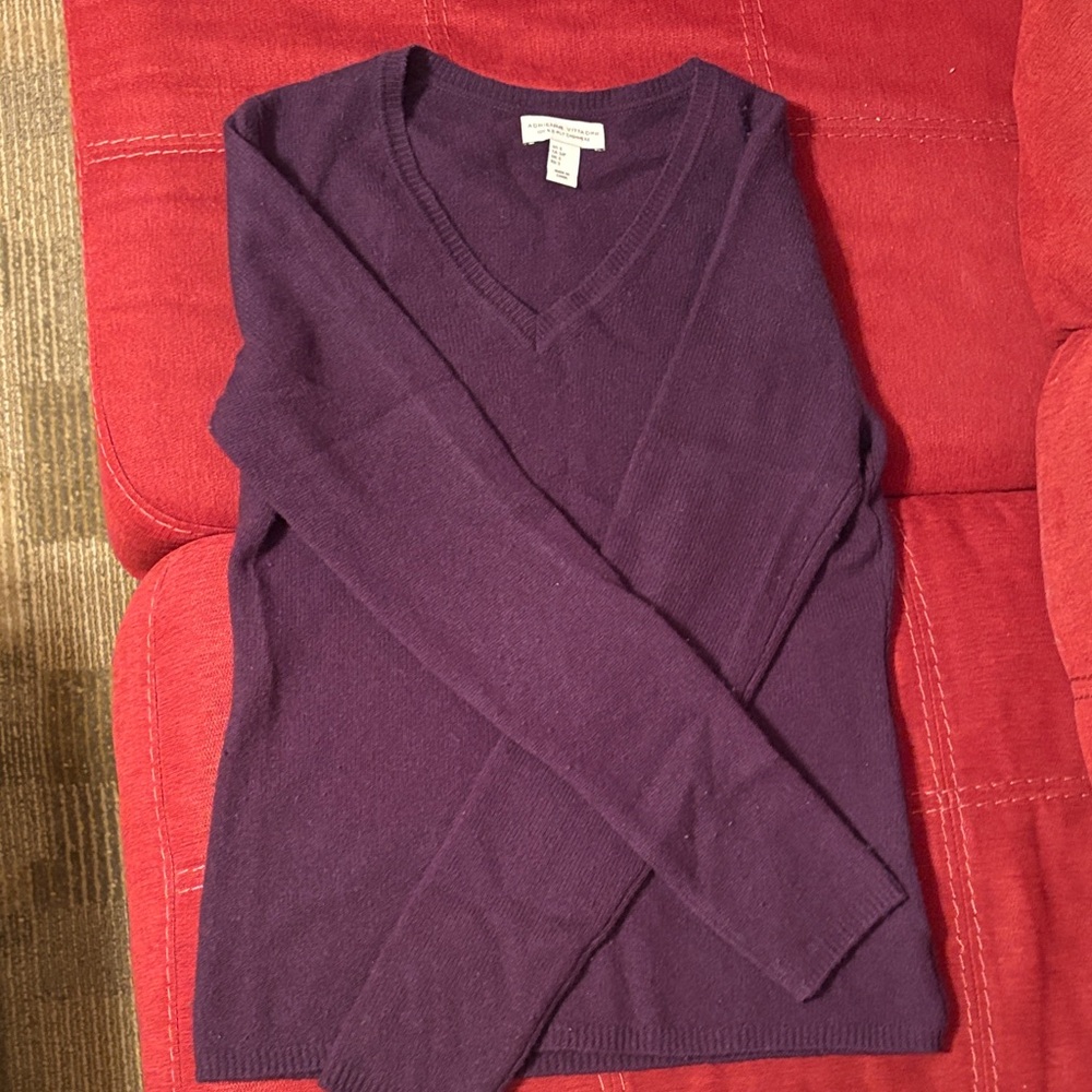 2 play cashmere Adrienne Vittadini Deep Purple V-Neck Sweater